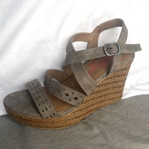 Wedge Sandals for dinner or vacations!!